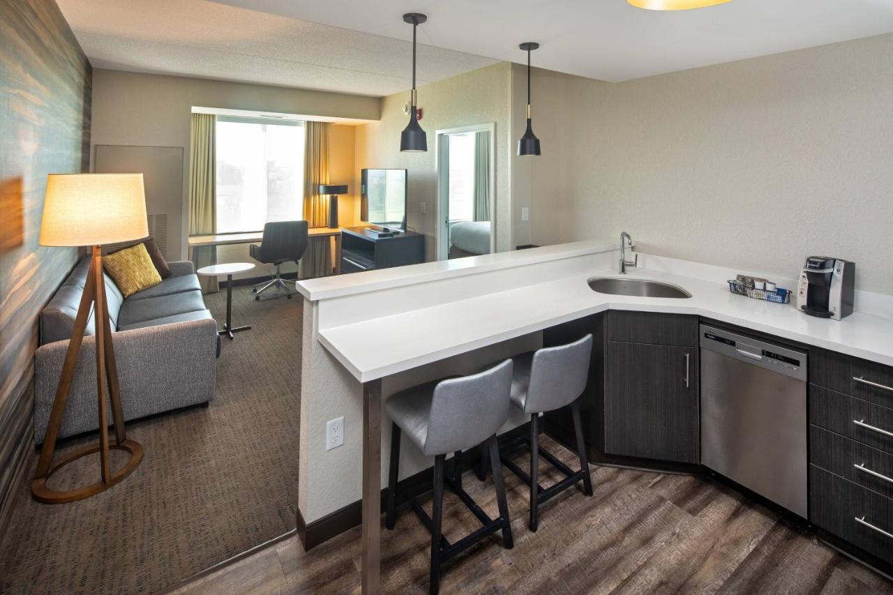 Residence Inn By Marriott Toronto Mississauga West Экстерьер фото